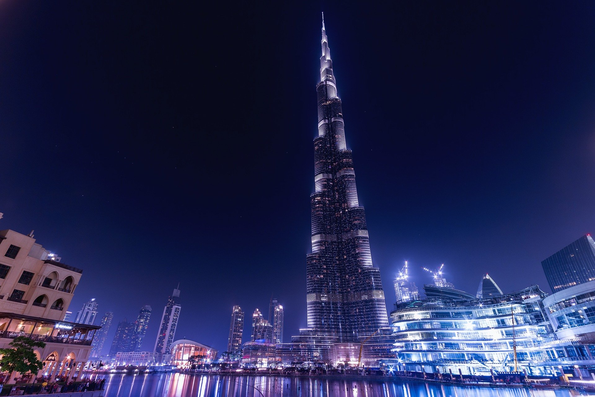 Read more about the article منتجعات و فنادق توفر مسبح خاص في دبي و الامارات